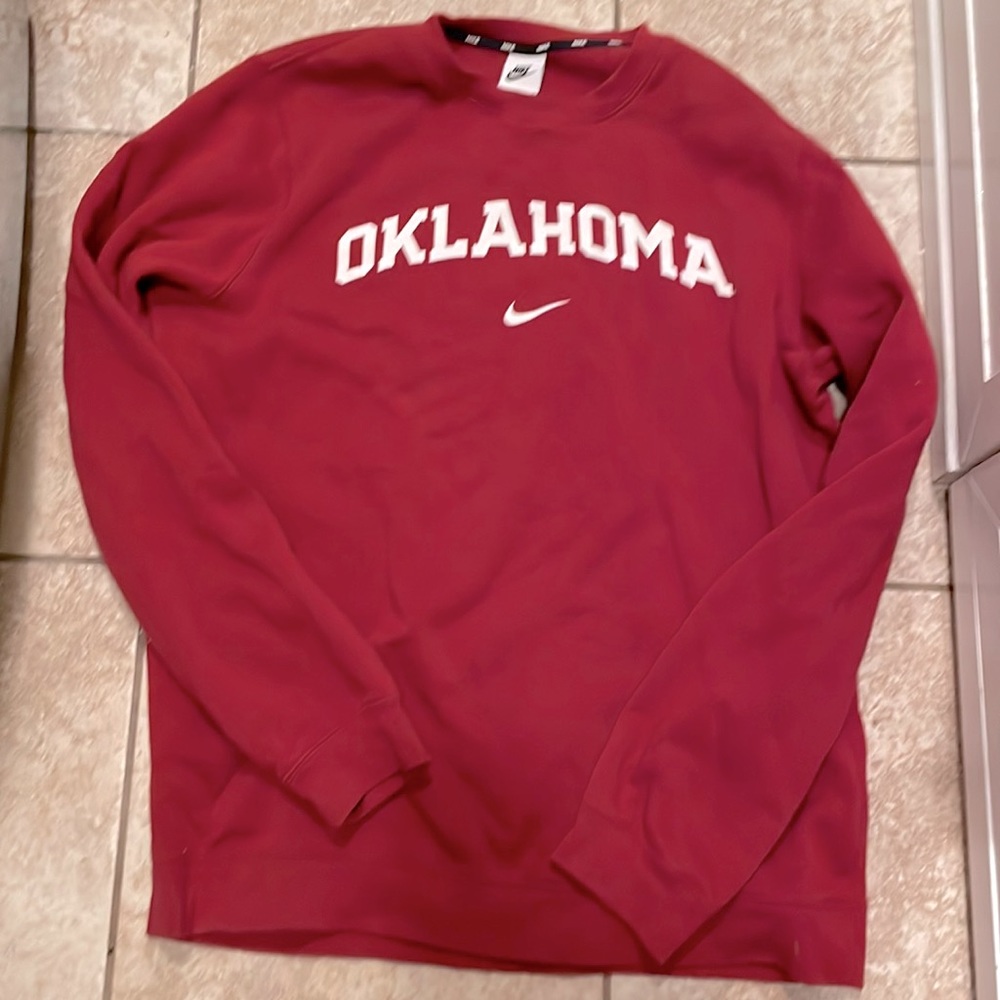 Oklahoma Nike Crew Sweatshirt. Red. Size large